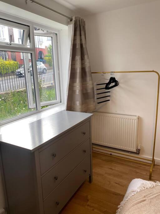 Luxury 2 Bedroom Apartment, Parking, Few Minutes Walk From Wembley Stadium London Eksteriør billede