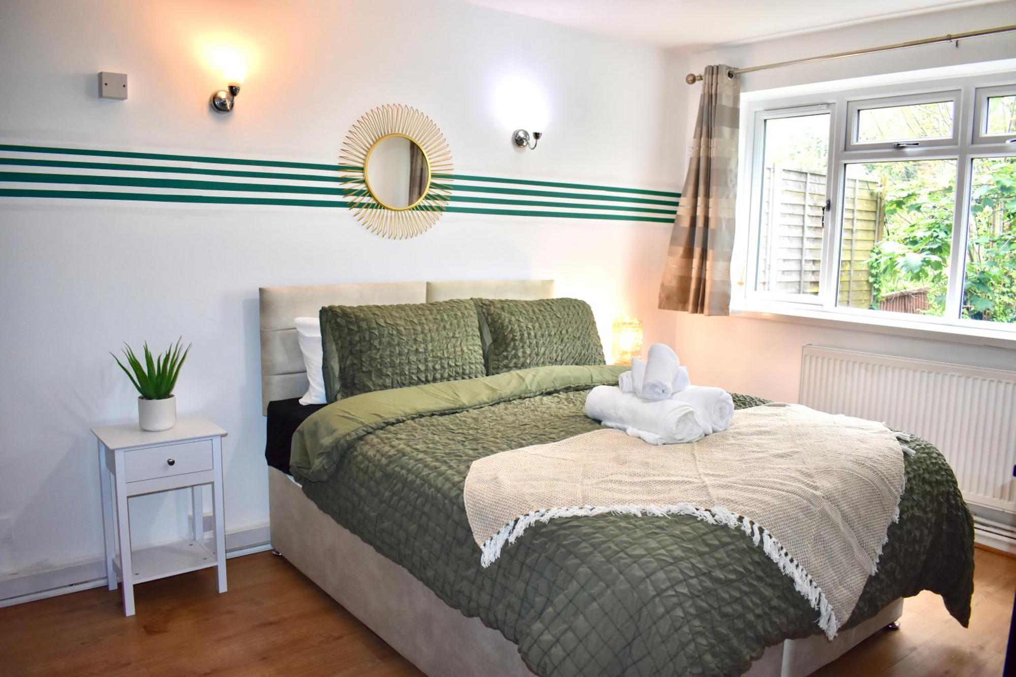 Luxury 2 Bedroom Apartment, Parking, Few Minutes Walk From Wembley Stadium London Eksteriør billede