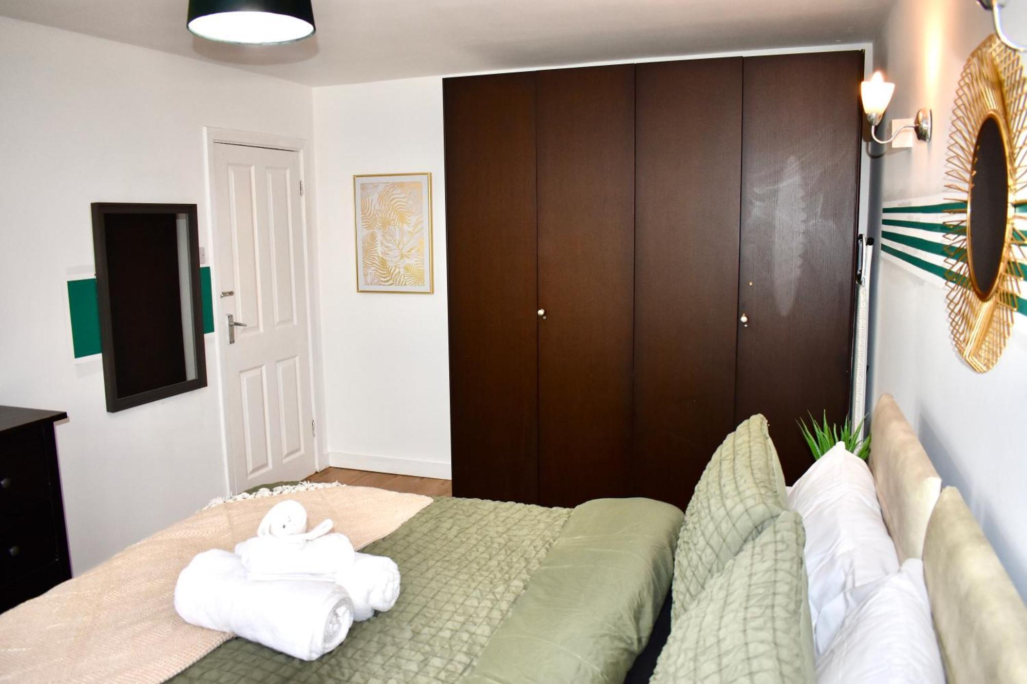 Luxury 2 Bedroom Apartment, Parking, Few Minutes Walk From Wembley Stadium London Eksteriør billede